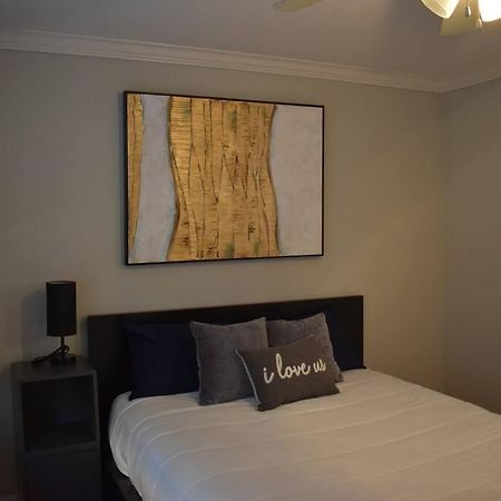 Townhouse Near Midtown Apartment ฮูสตัน ภายนอก รูปภาพ
