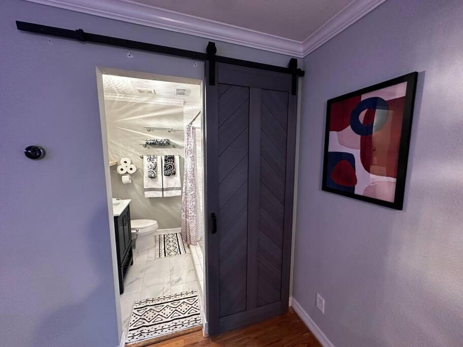 Townhouse Near Midtown Apartment ฮูสตัน ภายนอก รูปภาพ